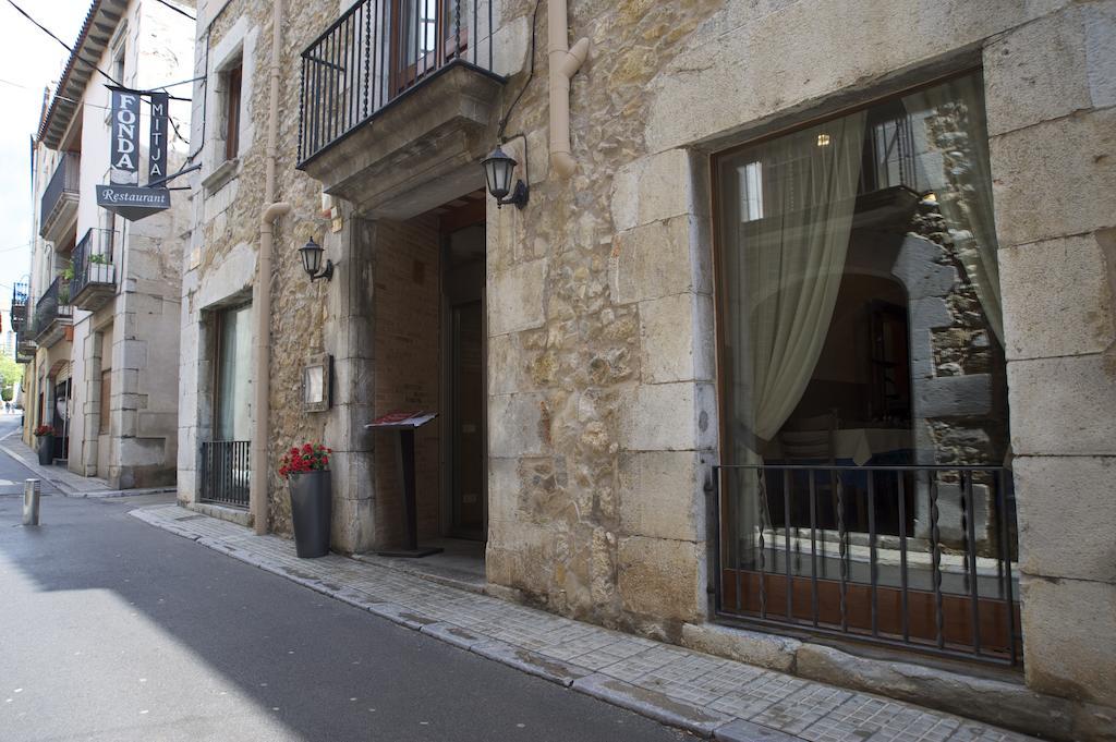 Fonda Mitja Guest house